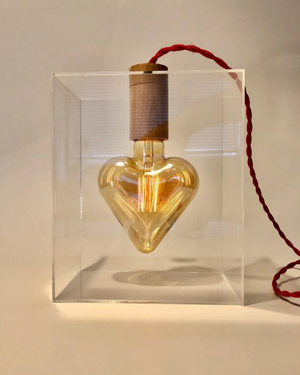 Luminária Coração Apertado (fio vermelho)