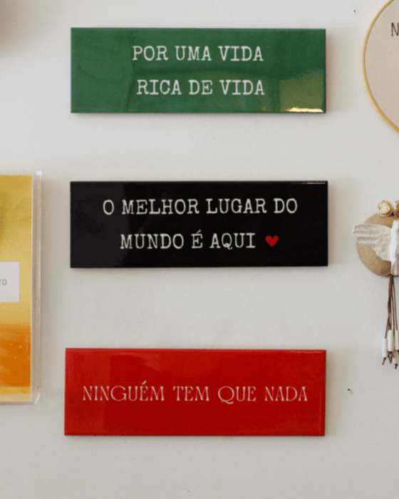Azulejo decorativo 'ninguém tem que nada'
