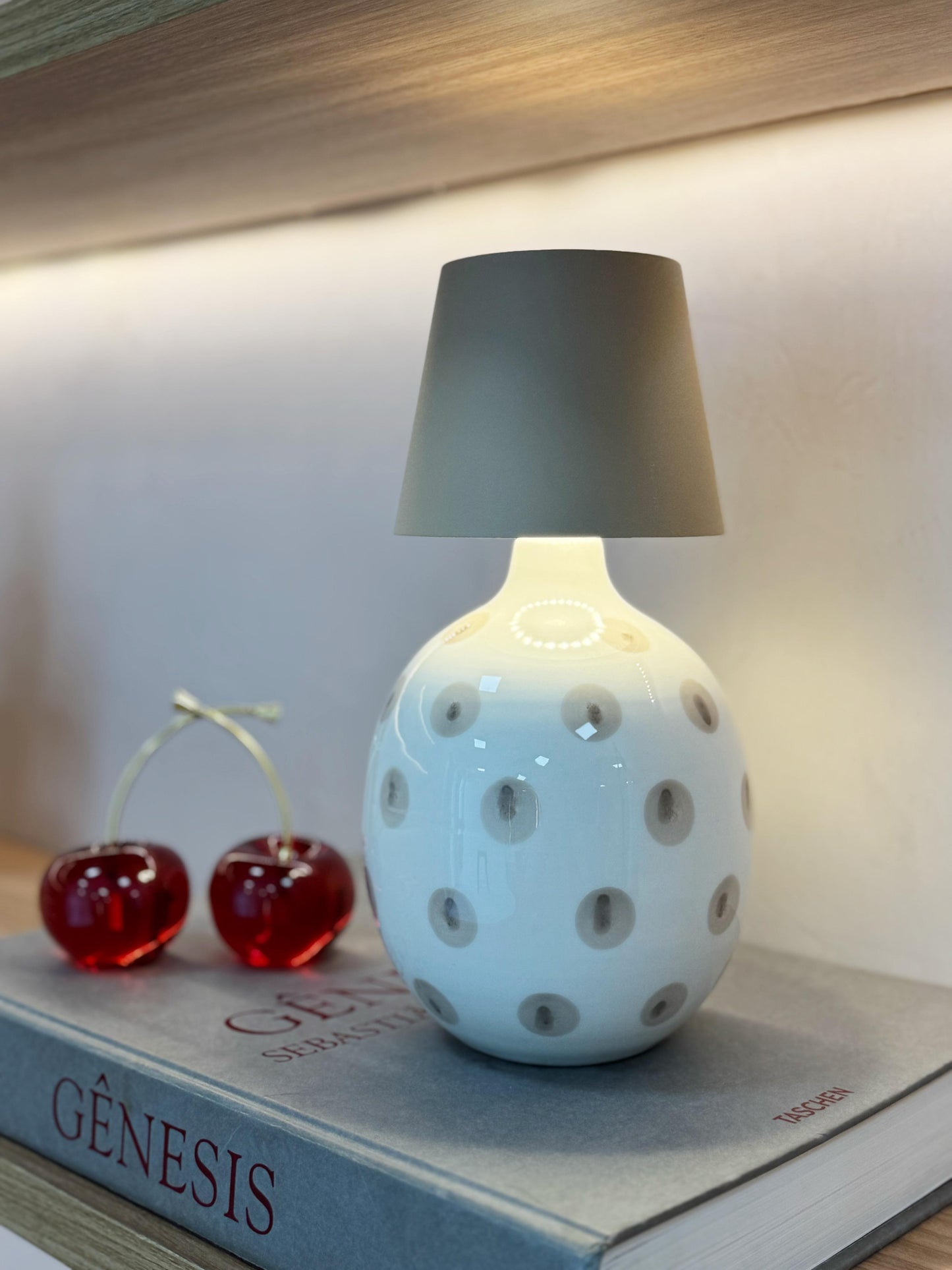 Luminária Poldina + Garrafa Lido Pontos Areia