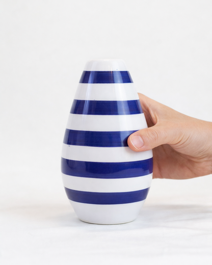 Vaso gota com listras azul em cerâmica