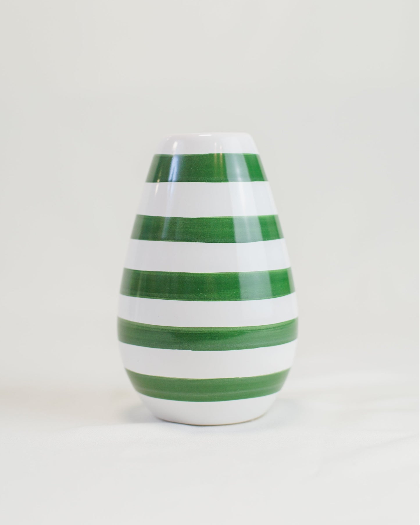 Vaso gota com listras verde em cerâmica
