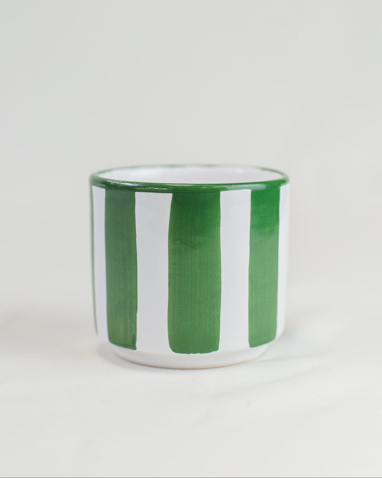 Cachepô com listras verde em cerâmica