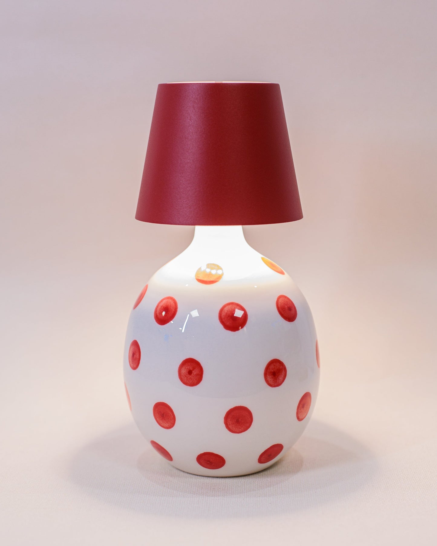 Luminária Poldina + Garrafa Lido Pontos Vermelha