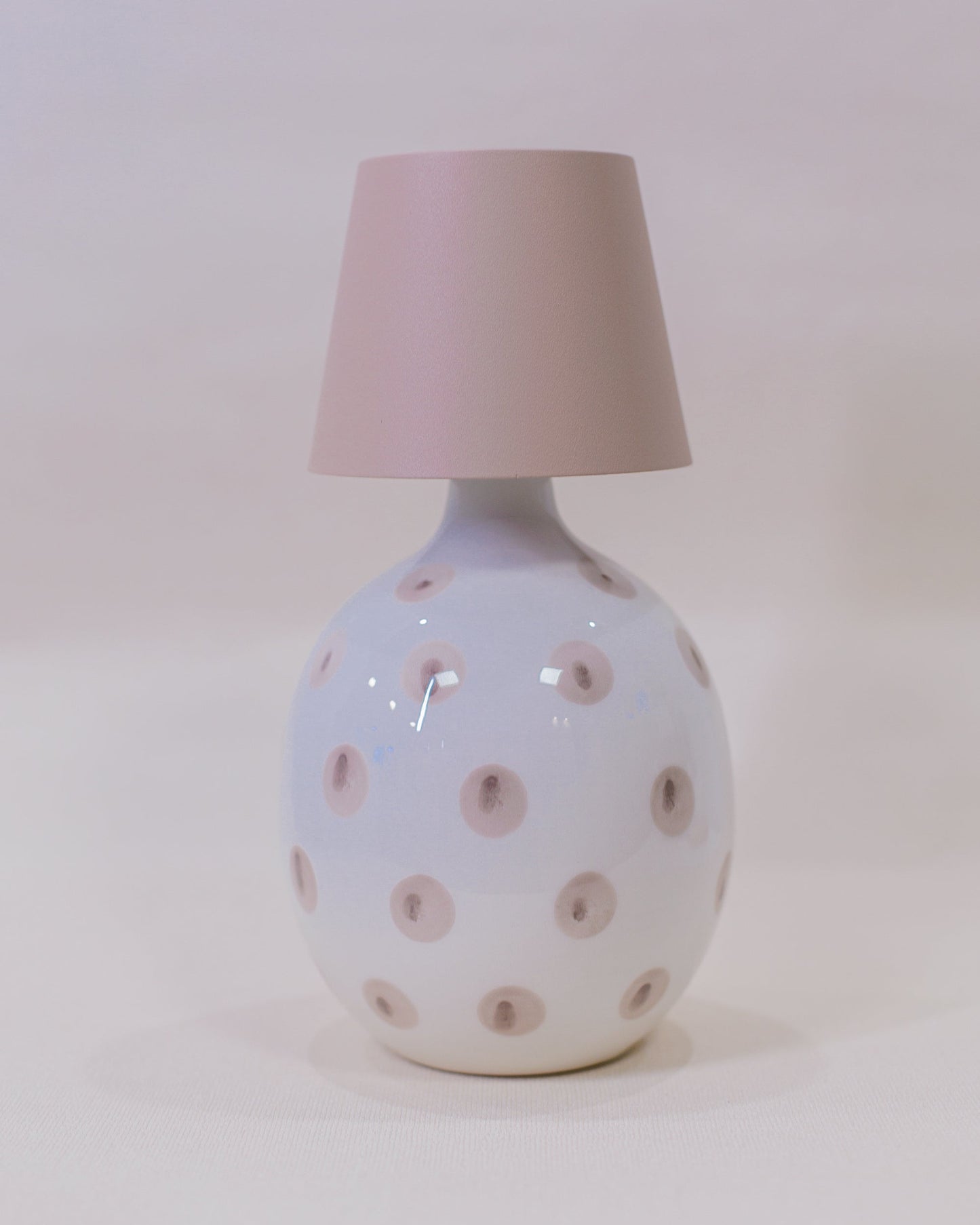 Luminária Poldina + Garrafa Lido Pontos Areia