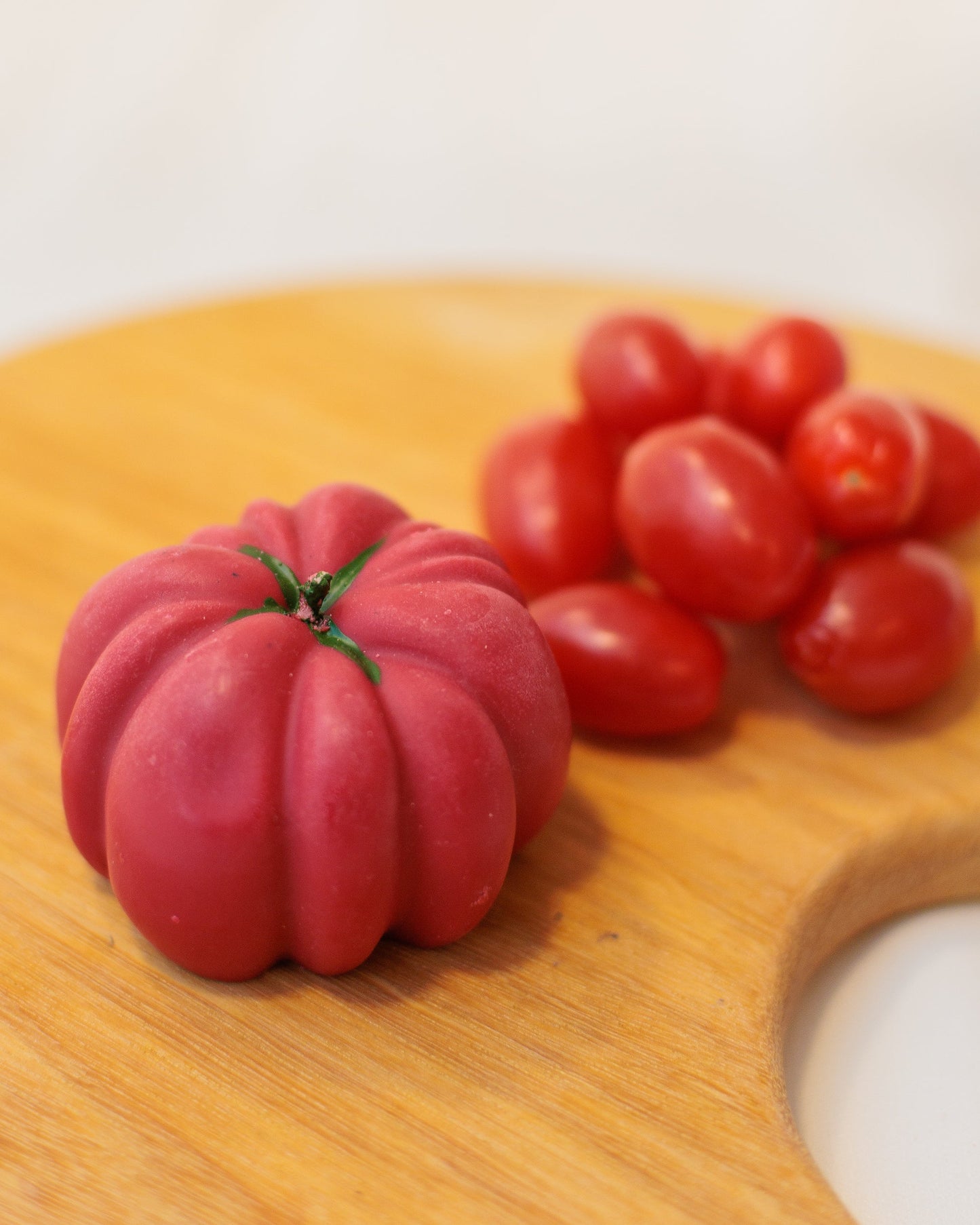 Vela tomate decorativa