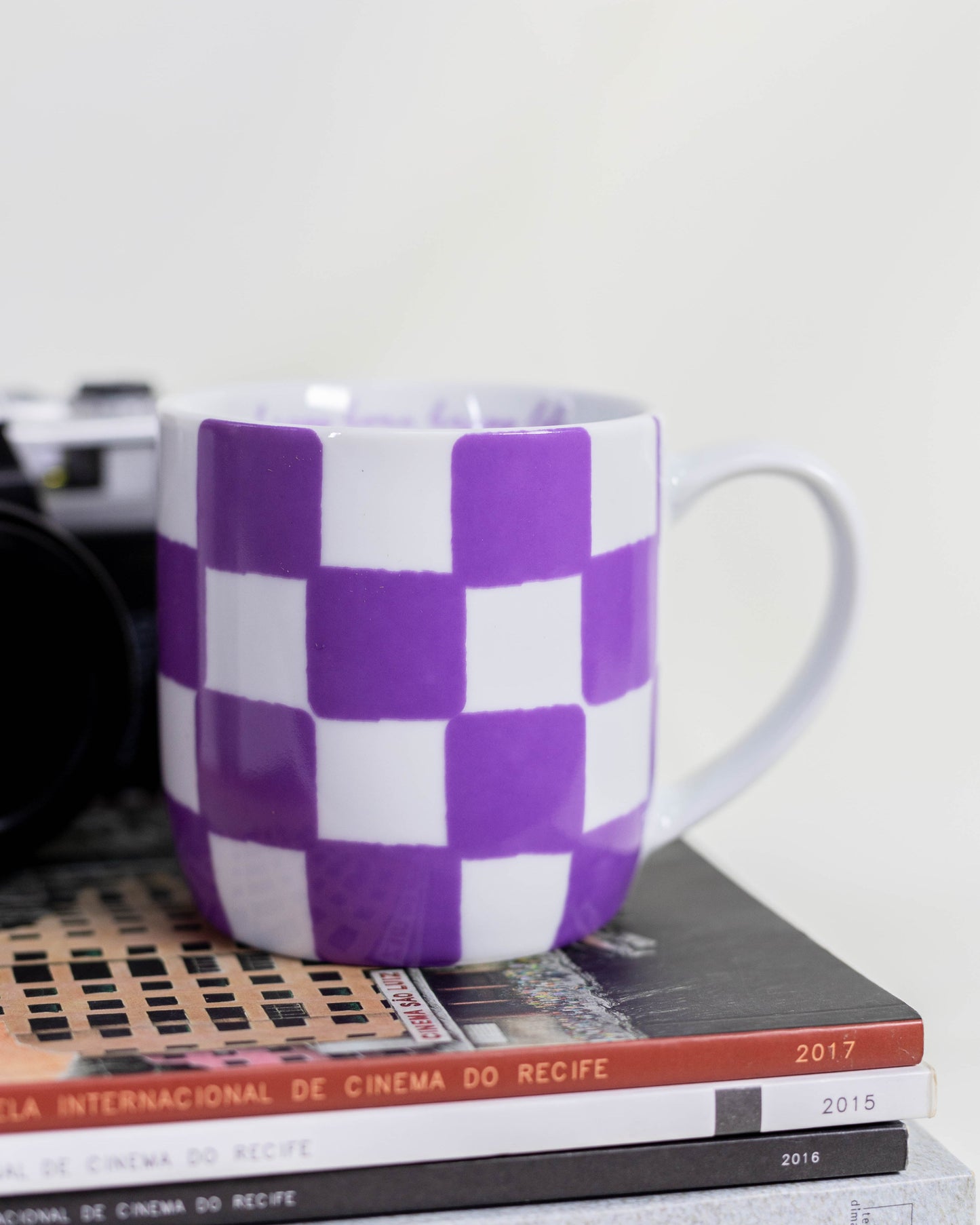 Caneca Chekerboard Lilás