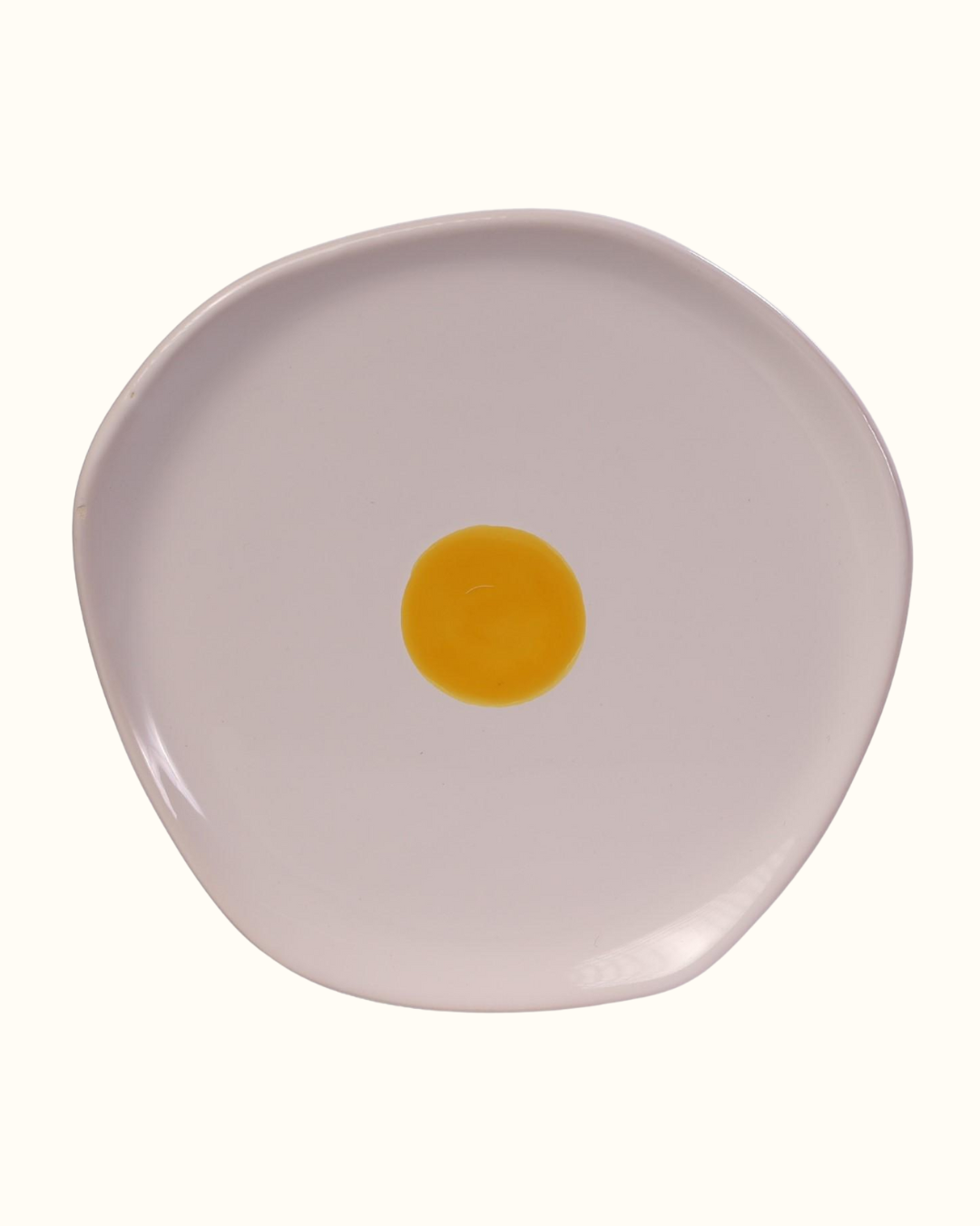 Prato orgânico ovo em cerâmica