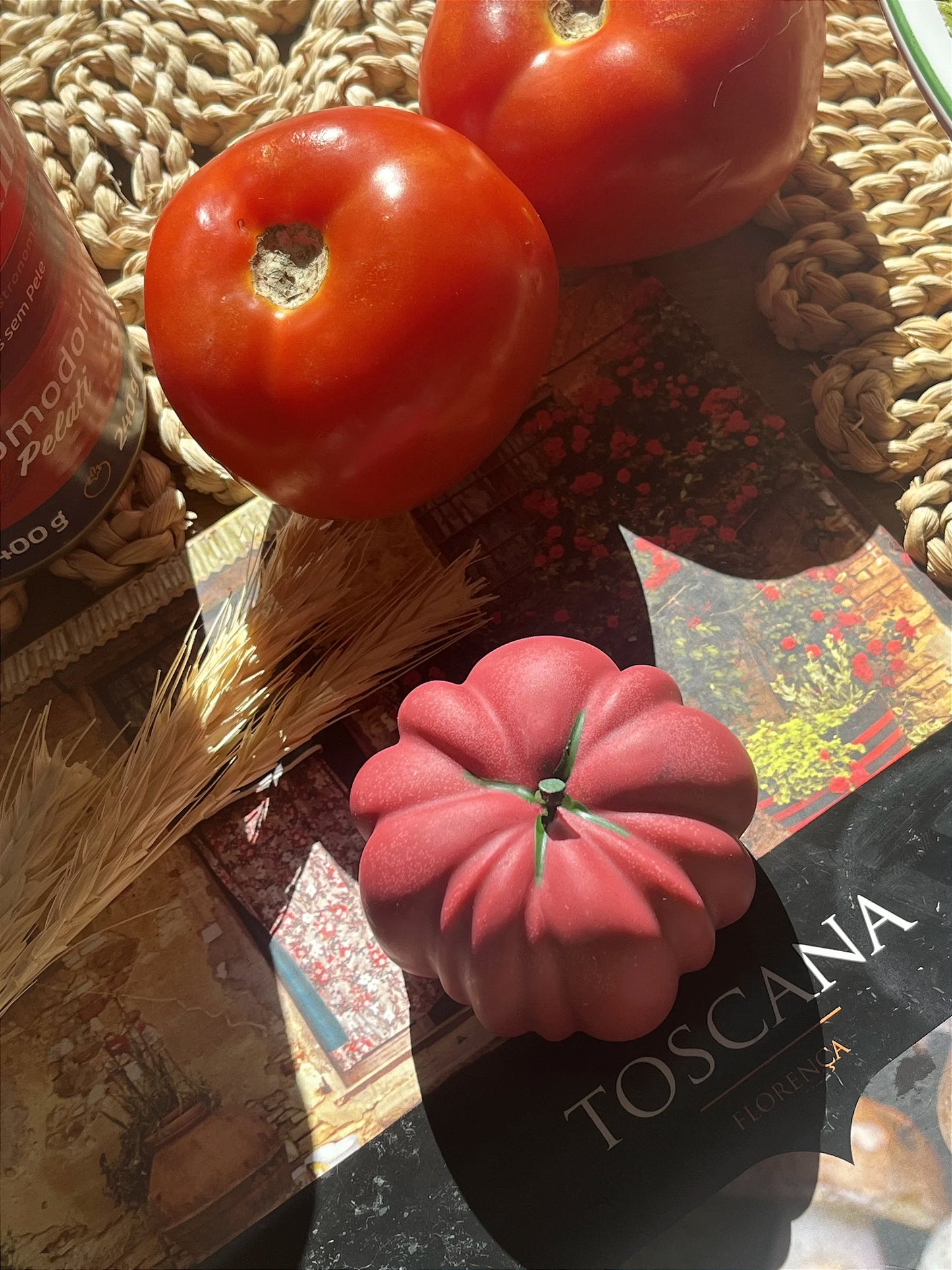 Vela tomate decorativa