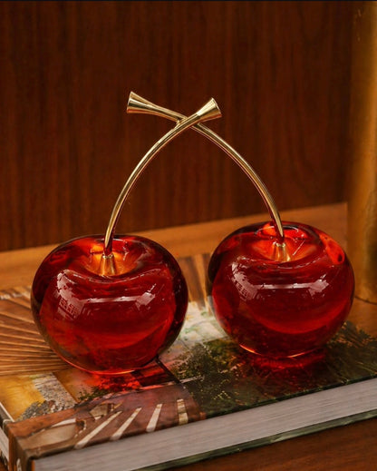 Escultura cereja dupla em resina