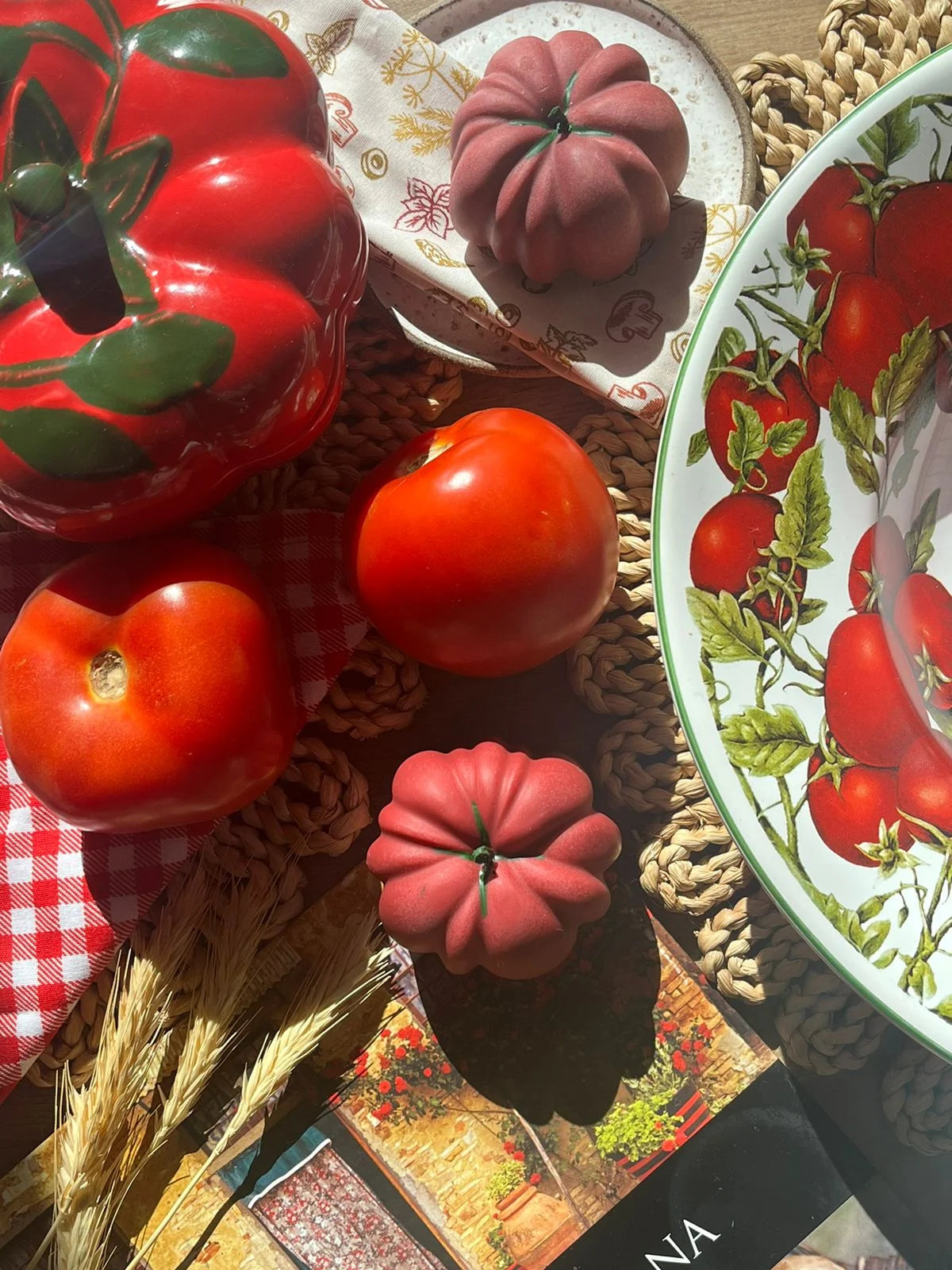 Vela tomate decorativa